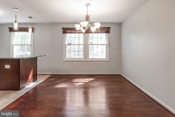Chandelier, Empty room, Interior, Pendant Lights, Wood Texture Flooring
