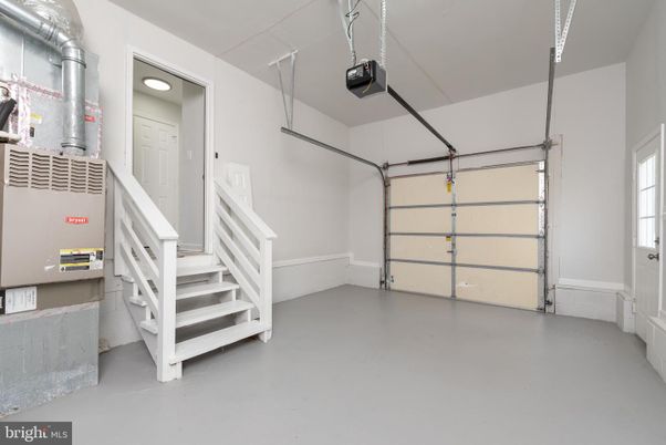 Garage, Interior