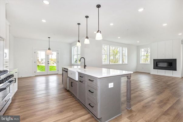 Fireplace, Interior, Kitchen, Pendant Lights, Recessed Lighting, Wood Texture Flooring