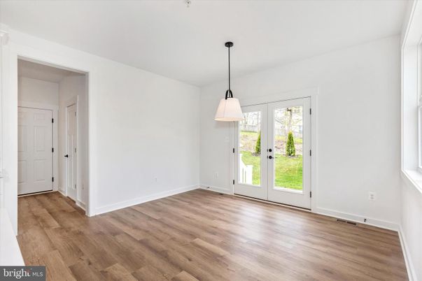 Empty room, Interior, Pendant Lights, Wood Texture Flooring