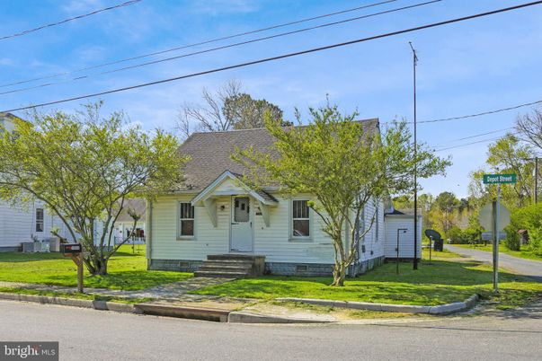 Exterior, Facade, Cape Cod