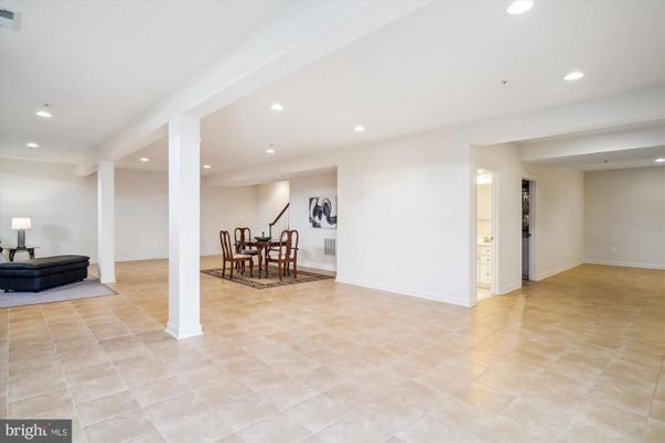 Dining room, Interior, Recessed Lighting
