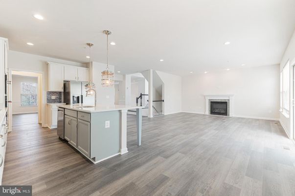 Fireplace, Interior, Kitchen, Pendant Lights, Recessed Lighting, Wood Texture Flooring