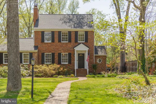 Exterior, Facade, Brick Facade, Georgian
