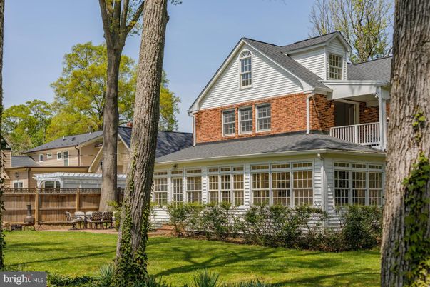 Exterior, Facade, Brick Facade, Farmhouse