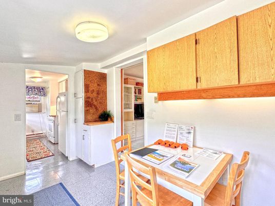 Dining room, Interior, Kitchen, Recessed Lighting