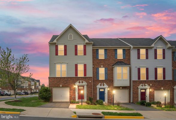 Attached, Exterior, Facade, Brick Facade, Rowhouse