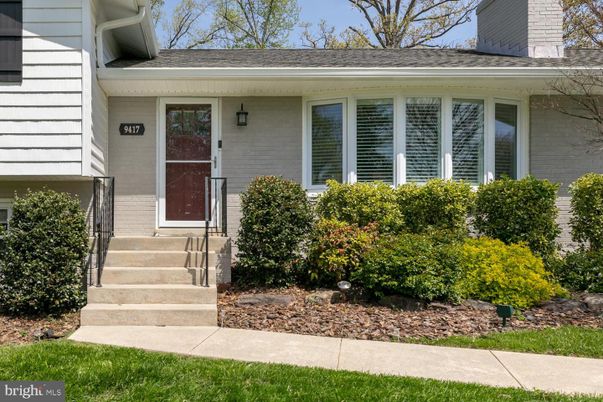 Exterior, Facade, Ranch