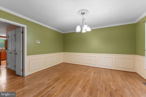 Chandelier, Empty room, Interior, Wood Texture Flooring