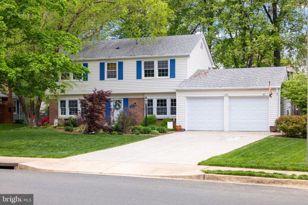 Attached, Exterior, Facade, Brick Facade, Split Level