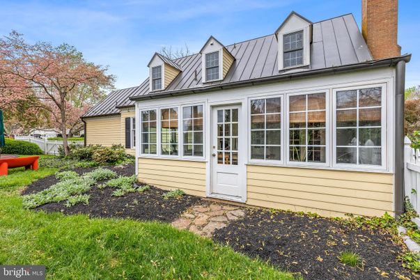 Exterior, Facade, Cape Cod
