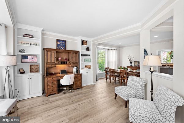 Home Office, Interior, Recessed Lighting, Wood Texture Flooring