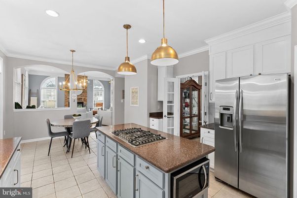Chandelier, Dining room, Interior, Kitchen, Pendant Lights, Recessed Lighting, Stainless Steel Appliances