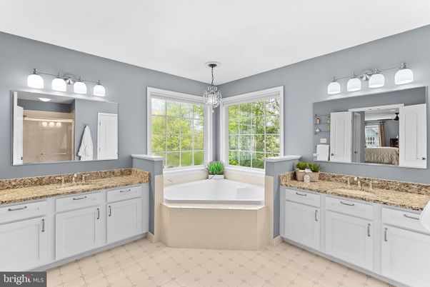 Bathroom, Dual Sink Vanities, Interior, Pendant Lights