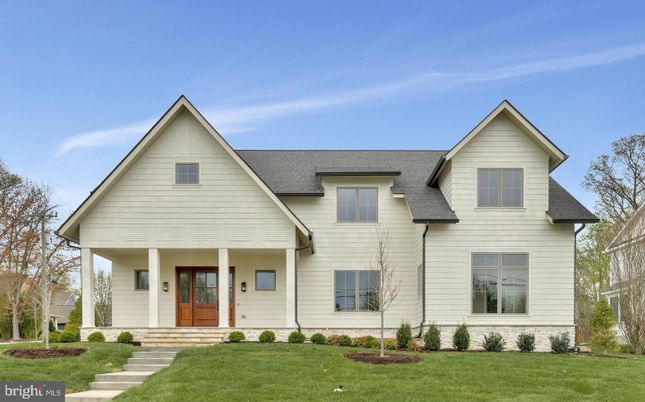 Exterior, Facade, Farmhouse