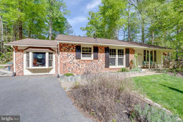 Exterior, Facade, Brick Facade, Ranch