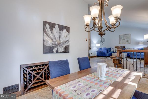 Chandelier, Dining room, Interior, Living room