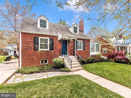 Exterior, Facade, Brick Facade, Cape Cod