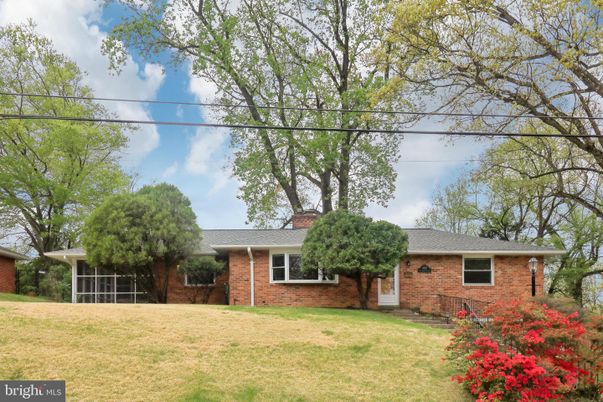 Exterior, Facade, Brick Facade, Split Level