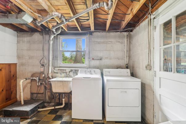 Interior, Stone Walls, Washer, Wooden Beams, Wooden Ceilings