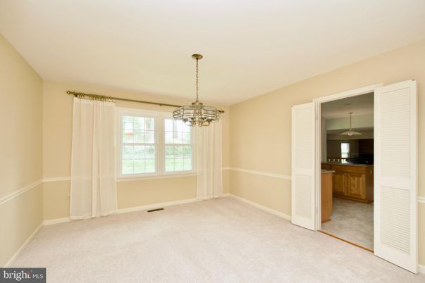 Chandelier, Empty room, Interior, Pendant Lights