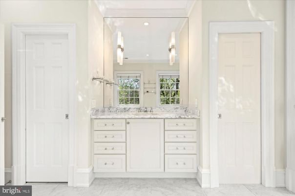 Bathroom, Interior, Marble, Recessed Lighting
