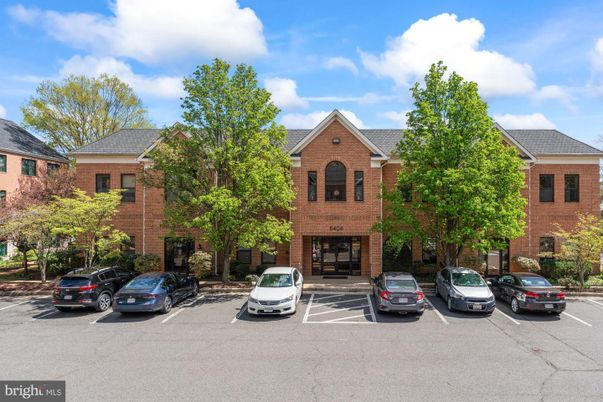 Exterior, Facade, Brick Facade, Brick Traditional