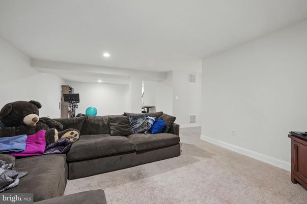 Fitness Equipment, Interior, Living room, Recessed Lighting