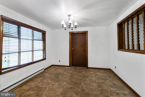 Chandelier, Empty room, Interior
