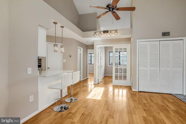 Interior, Pendant Lights, Wood Texture Flooring
