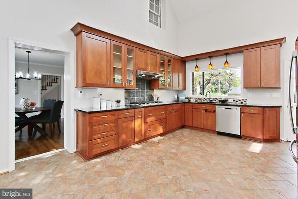 Dining room, Interior, Kitchen, Pendant Lights, Stainless Steel Appliances, Wood Texture Flooring