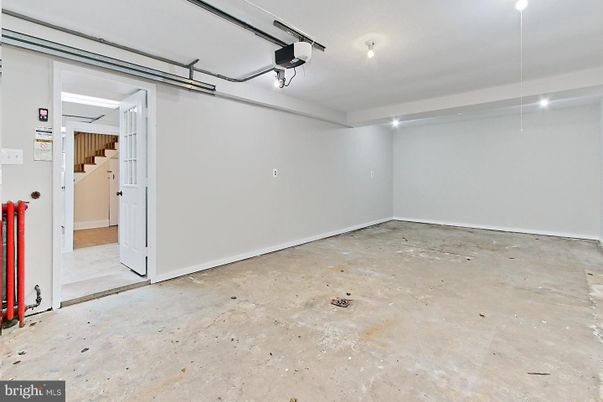 Garage, Interior