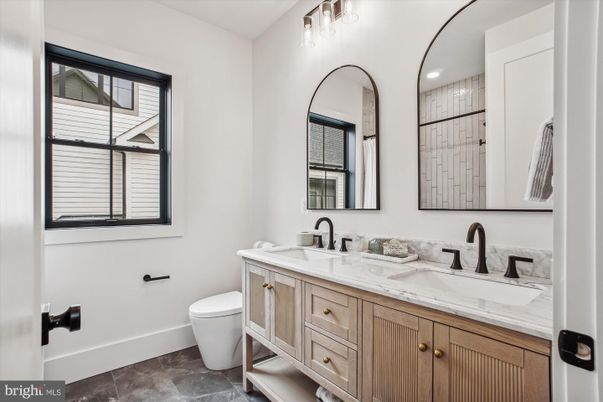 Bathroom, Dual Sink Vanities, Interior, Recessed Lighting