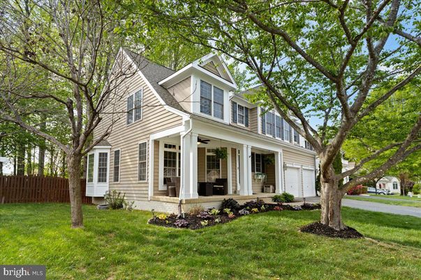 Attached, Exterior, Facade, Farmhouse