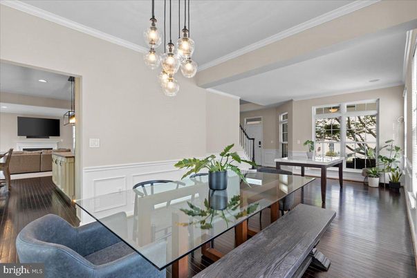 Dining room, Interior, Living room, Pendant Lights, Recessed Lighting, Wood Texture Flooring