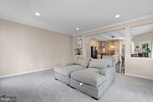 Interior, Kitchen, Living room, Pendant Lights, Recessed Lighting, Stainless Steel Appliances