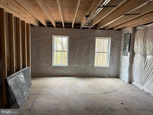 Empty room, Interior, Wooden Beams, Wooden Ceilings