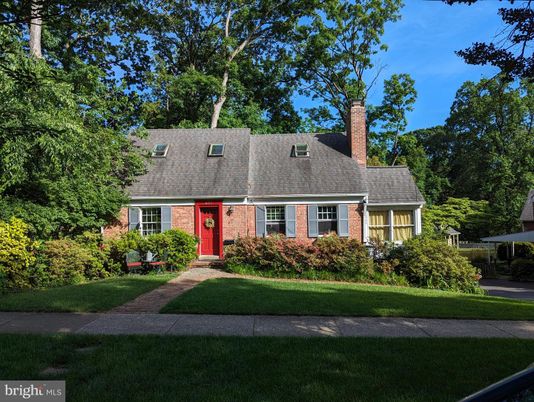 Exterior, Facade, Brick Facade, Cape Cod