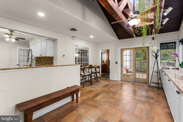 Dining room, Interior, Recessed Lighting, Wooden Beams, Wooden Ceilings