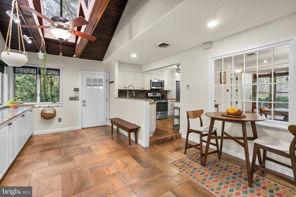 Dining room, Interior, Kitchen, Recessed Lighting, Stainless Steel Appliances, Wooden Ceilings