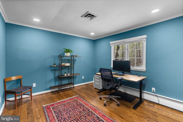 Home Office, Interior, Recessed Lighting, Wood Texture Flooring