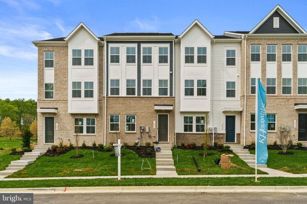 Exterior, Facade, Brick Facade, Rowhouse