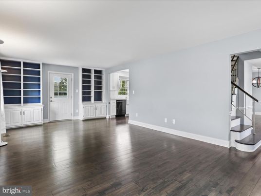 Empty room, Interior, Pendant Lights, Wood Texture Flooring