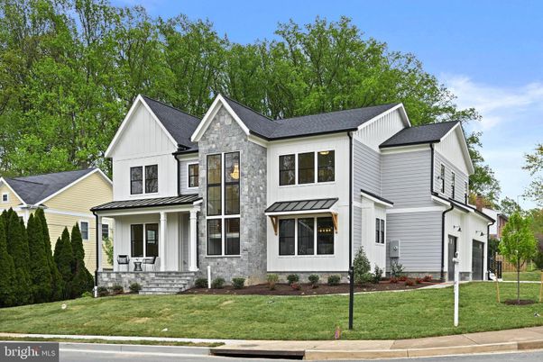 Exterior, Facade, Farmhouse