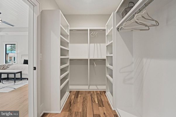 Interior, Walk-in Closets, Wood Texture Flooring