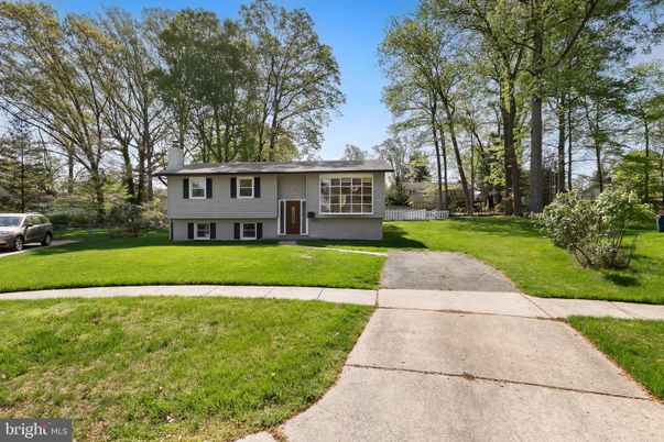 Backyard, Exterior, Facade, Split Level
