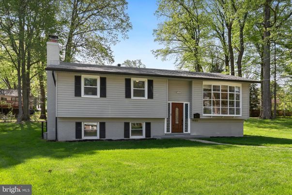 Backyard, Exterior, Facade, Raised Ranch