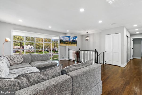 Chandelier, Interior, Living room, Recessed Lighting, Wood Texture Flooring
