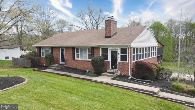 Exterior, Facade, Brick Facade, Cape Cod