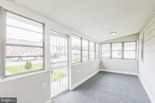 Empty room, Interior, Sun Room